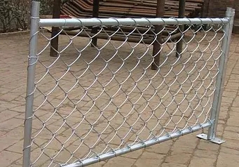 The stadium guardrail net commonly uses the chain link fence