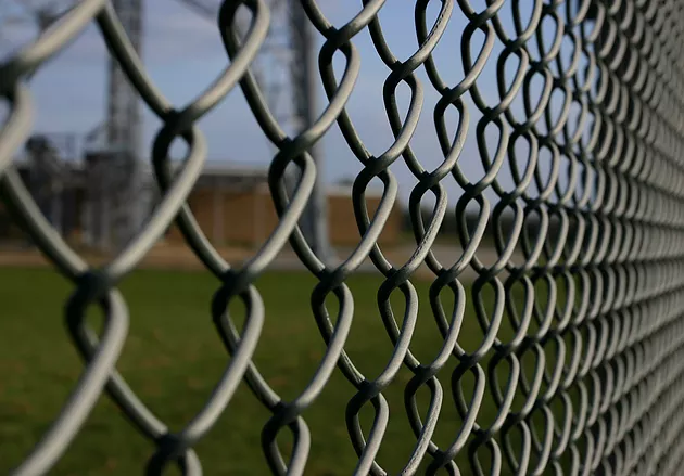 HOW TO PICK THE PERFECT CHAIN LINK FENCE
