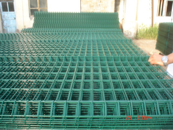 PVC coated Welded wire mesh fence is very important to our life