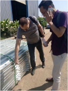 Welcome French client come to our factory to test the 3d fence panel