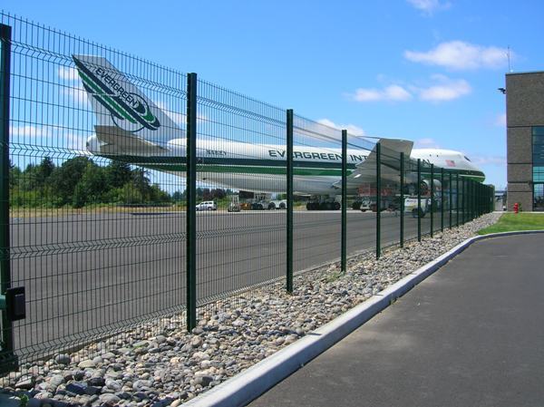 Which kind fence is better for railway protection