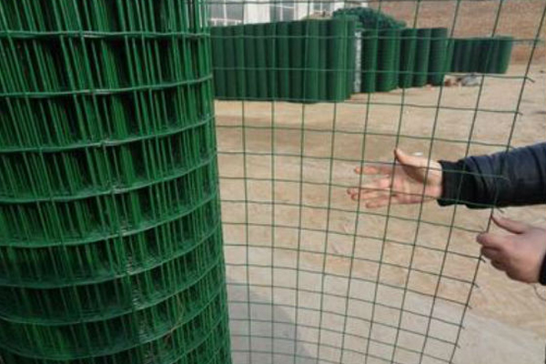 Matters needing attention in the installation and construction of winter fence nets