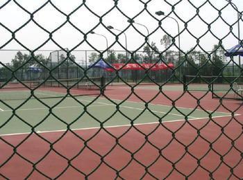The characteristics and USES of hook -chain link fence