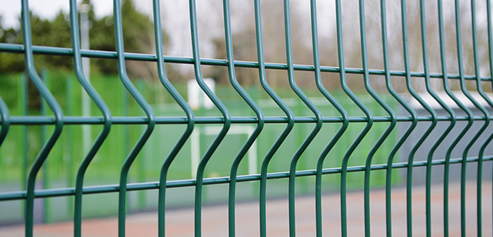 Welded wire mesh fence