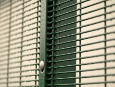 Welded wire mesh is also called row welded wire mesh