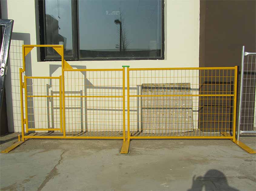 Material Selection and Durability Evaluation of Canada Temporary Fence