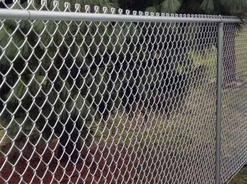 Chain Link Fence: The Combination of Classic and Modern