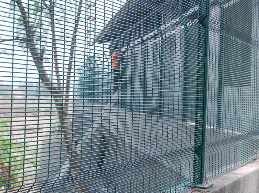 Enhancing Perimeter Defense: How 358 Security Fence Safeguards Critical Infrastructure