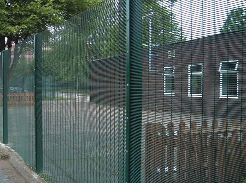 Choosing the Right 358 Comprehensive Guide to Security Fencing
