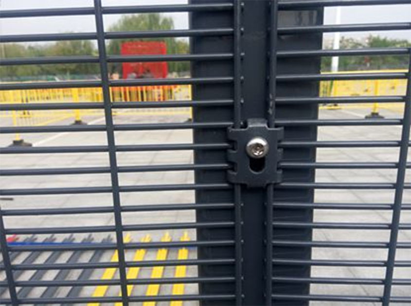 Securing Perimeters with Style: The Aesthetics of 358 Security Fence
