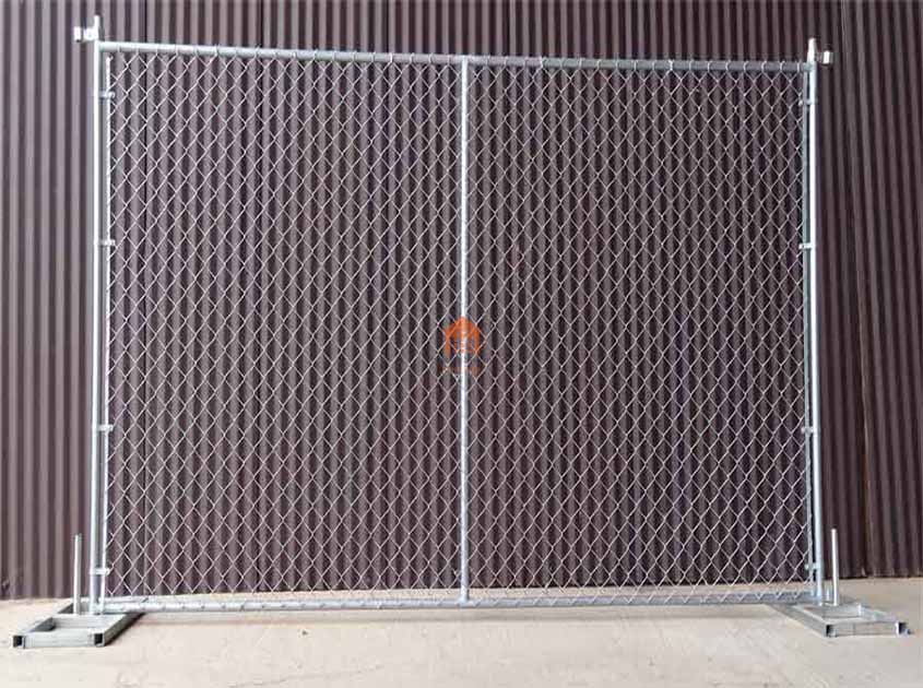 chain link fence for Residential Boundaries: Balancing Security and Aesthetics