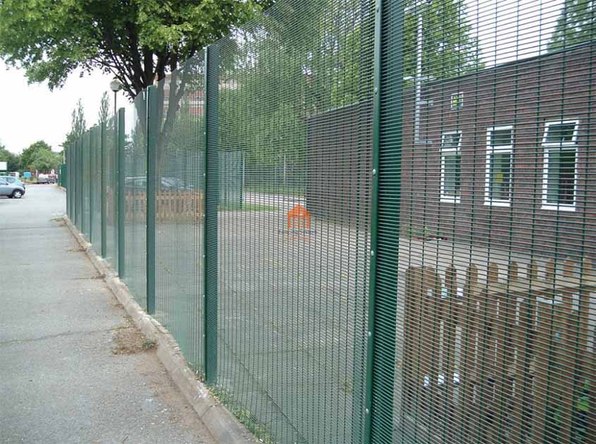 Keeping Trespassers Out: The Superiority of 358 Security fence