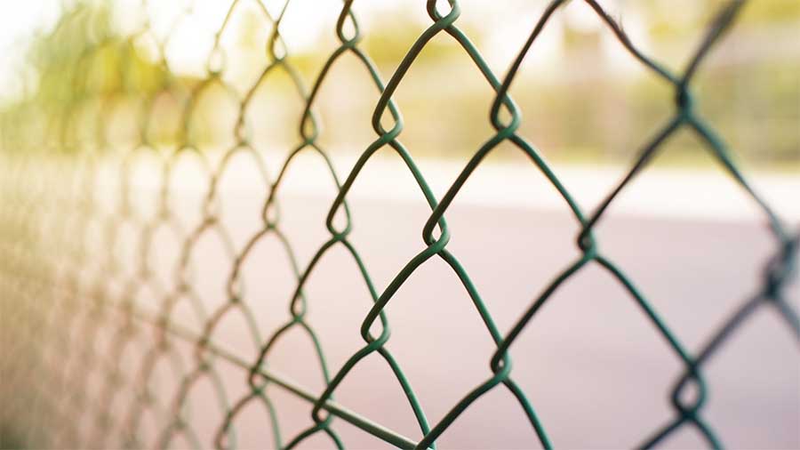 Chain Link Fence: Beyond Boundaries - A Comprehensive Look at Benefits and Installation