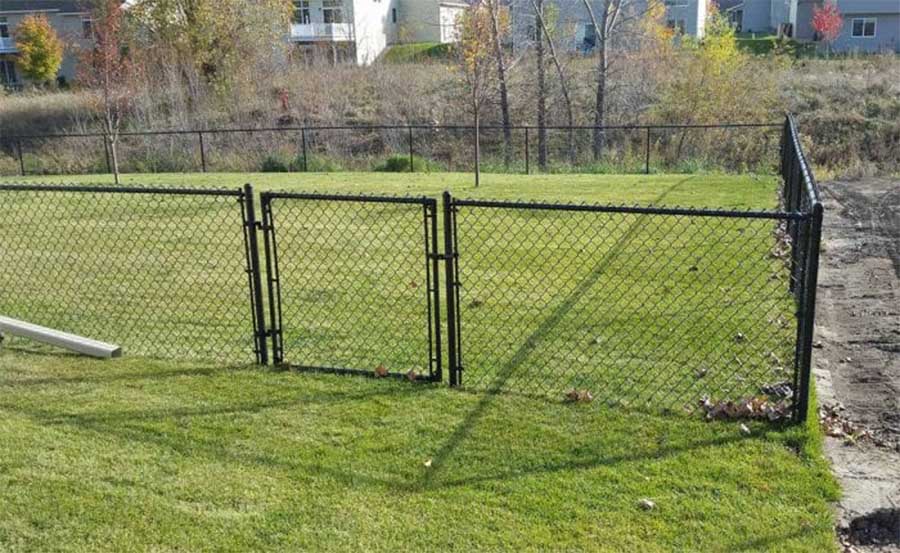 Chain Link Fence: Beyond Boundaries - A Comprehensive Look at Benefits and Installation