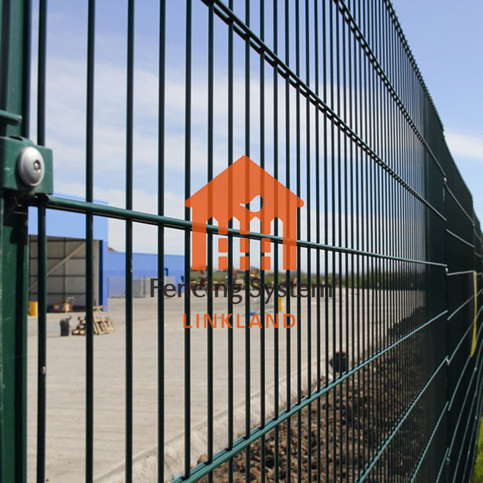 Twin wire fence vs. Traditional Chain Link Fence: A Comparative Analysis
