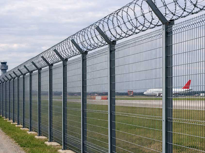 Galvanized vs Stainless Steel Security Fence for Long-Term Protection