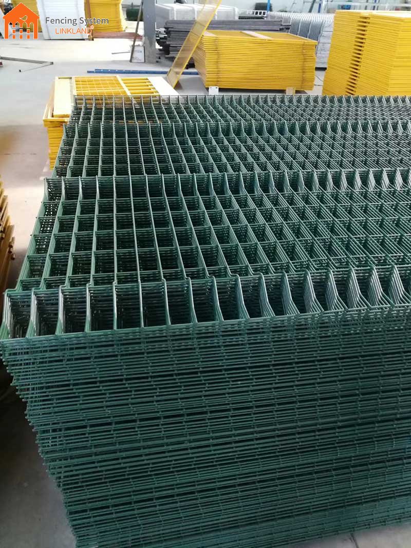How Is Welded Wire Fence Manufactured? Production Process Explained