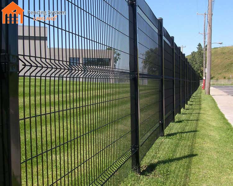 How Is Welded Wire Fence Manufactured? Production Process Explained