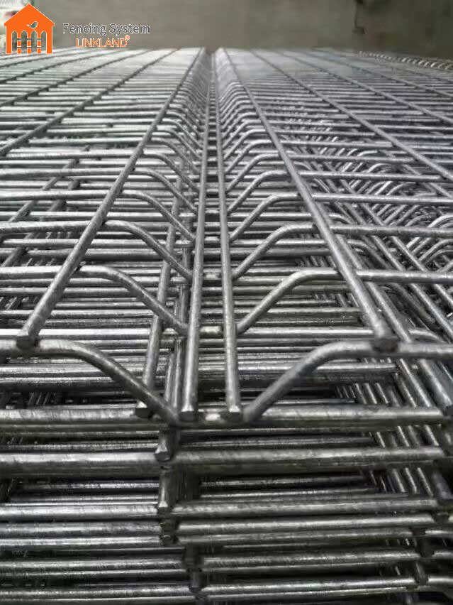 Galvanized Welded Wire Fence vs. PVC Coated Welded Fence: Which Is Better?